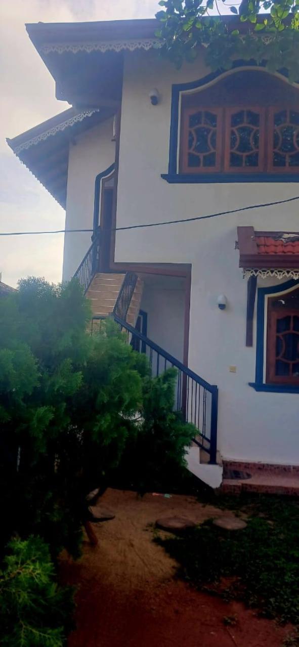 Oviniru Beach Hotel Negombo Kültér fotó