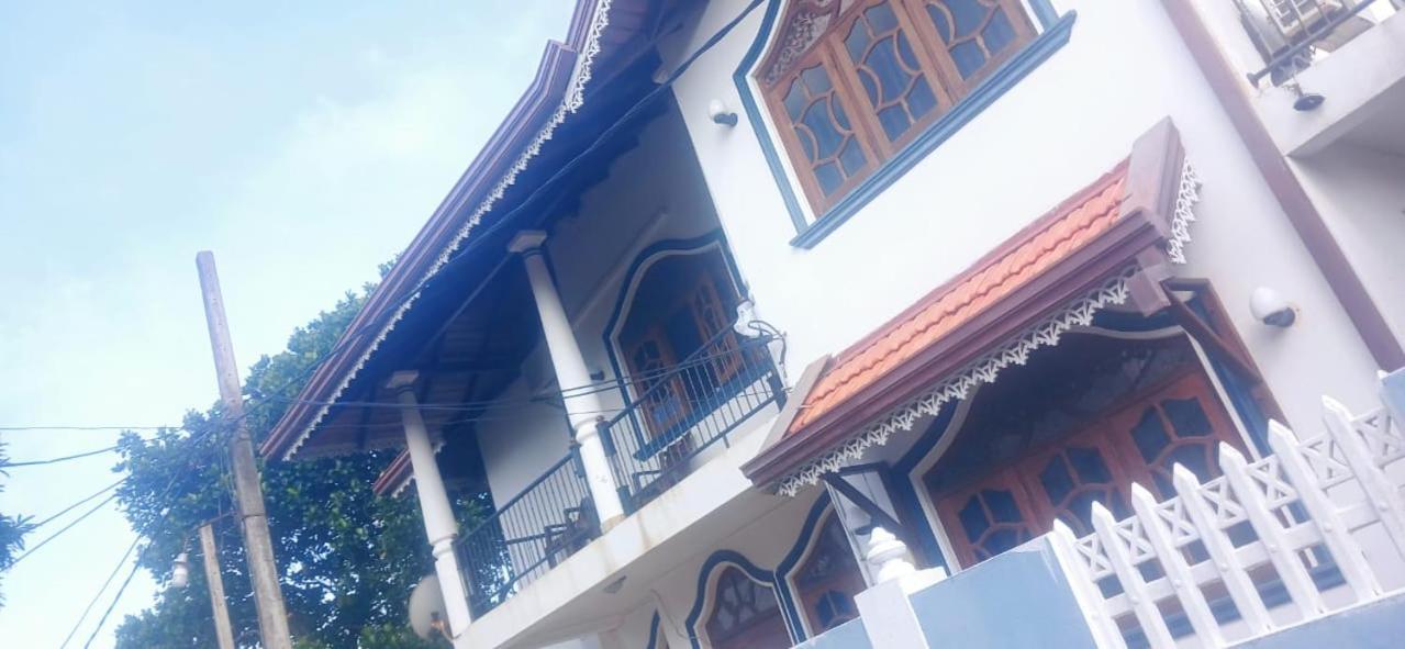Oviniru Beach Hotel Negombo Kültér fotó