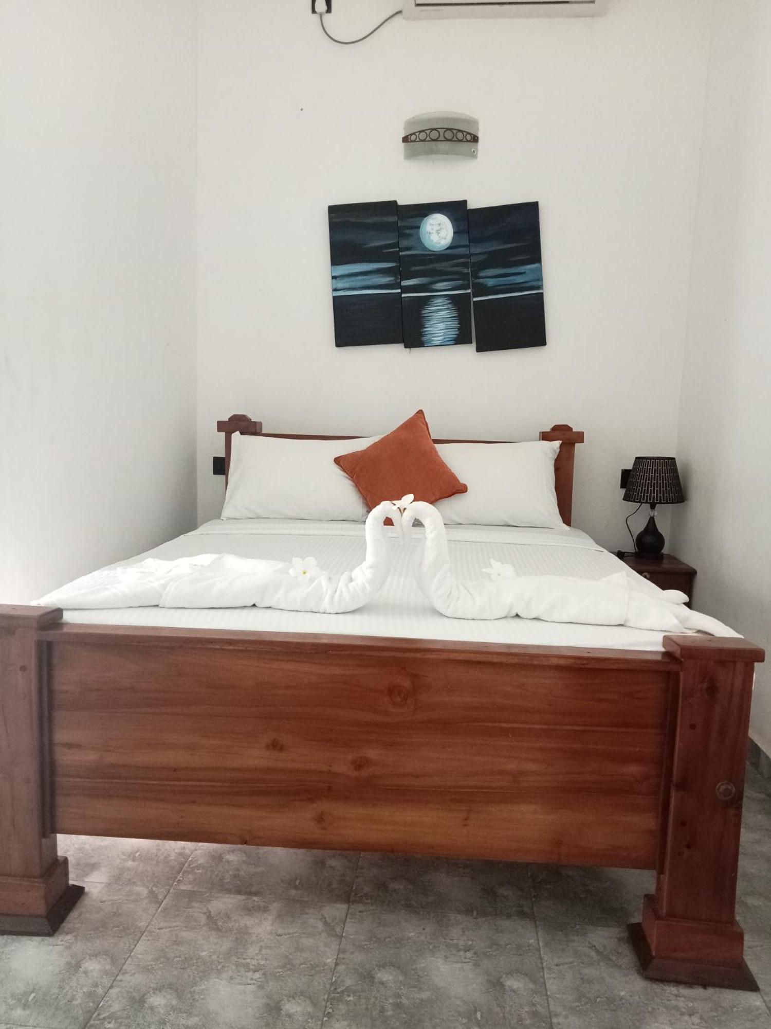 Oviniru Beach Hotel Negombo Kültér fotó