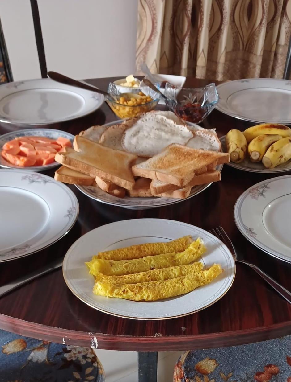 Oviniru Beach Hotel Negombo Kültér fotó